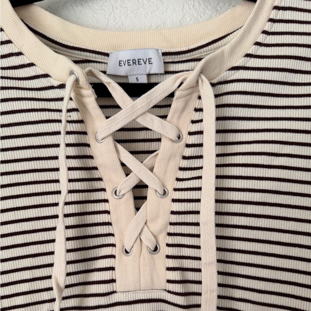 Evereve Capri Lace Up Tee Small - Picture 4 of 9